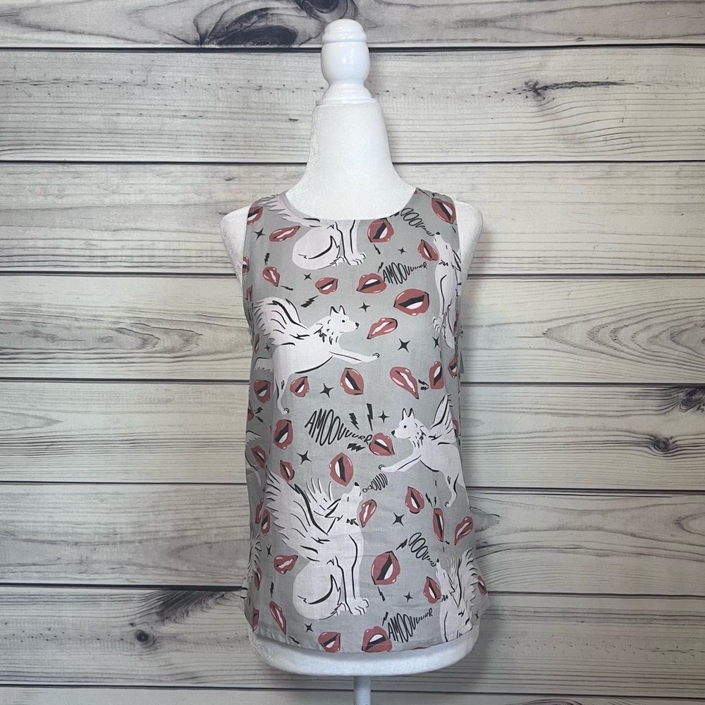 Las Surenas Valentines Day Grey Wolf Kisses Linen Tank Top